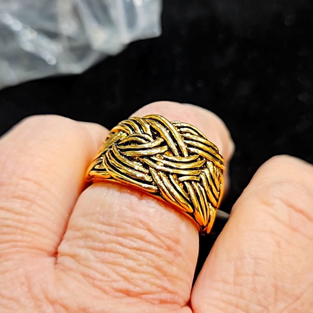 Lia Sophia  mens  ring